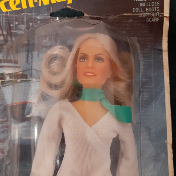 Charlie's Angels Farrah Fawcett as Jill Munroe 8 1/2" Doll Hasbro 1977 NRFB - Picture 9 of 15
